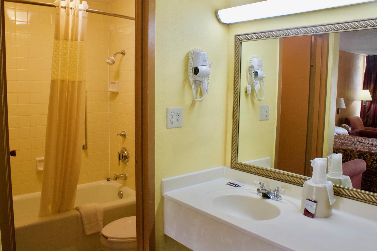 Rodeway Inn Monroe Extérieur photo